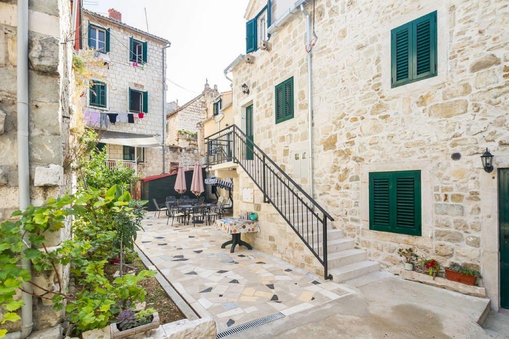 Peruzovic Rooms 1 سبليت المظهر الخارجي الصورة