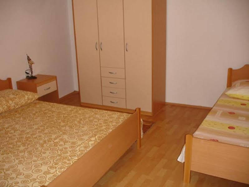 Peruzovic Rooms 1 سبليت المظهر الخارجي الصورة